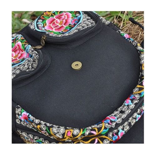 New Yunnan Fashionable Natioanl Style Embroidery Bag Stylish Featured Shoulders
