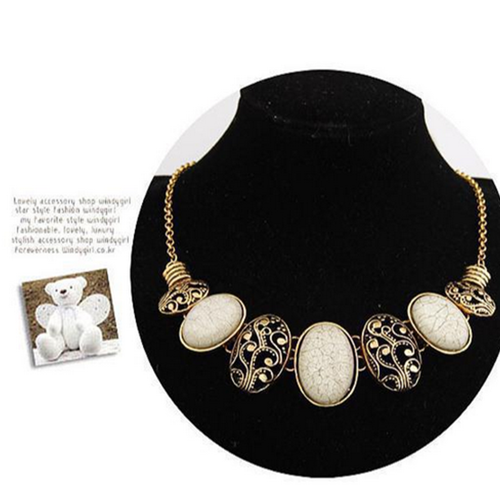 Korean West Style Three Color Short Fasionable Necklace Garment Accessory
