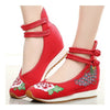 Sports Old Beijing Cloth Embroidered Shoes   Chinese red