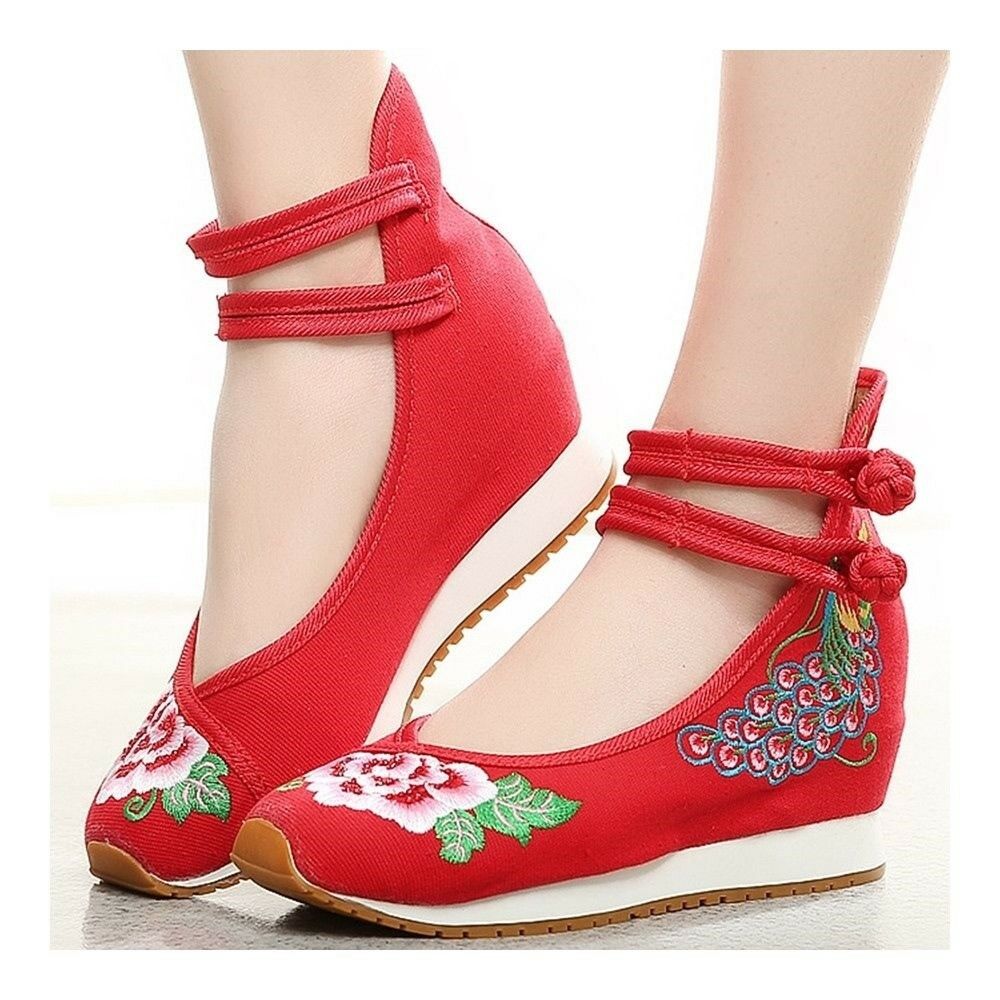 Sports Old Beijing Cloth Embroidered Shoes   Chinese red