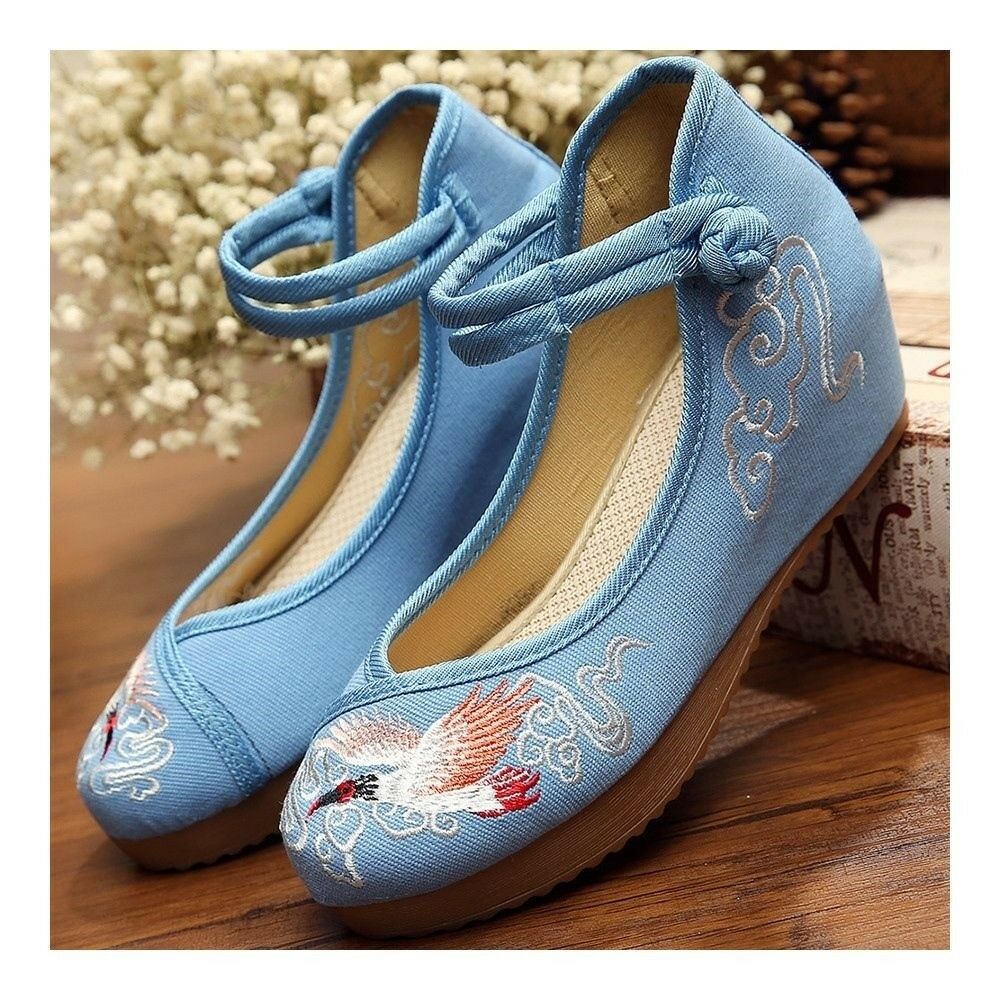 Old Beijing Cloth Shoes Phoenix Embroidered Increased whitin    light jeans