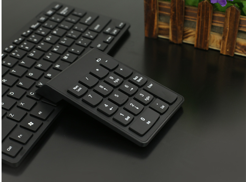 Bluetooth Wireless Numeric Keypad Num Pad 18 Key Keyboard For PC MacBook Air IOS