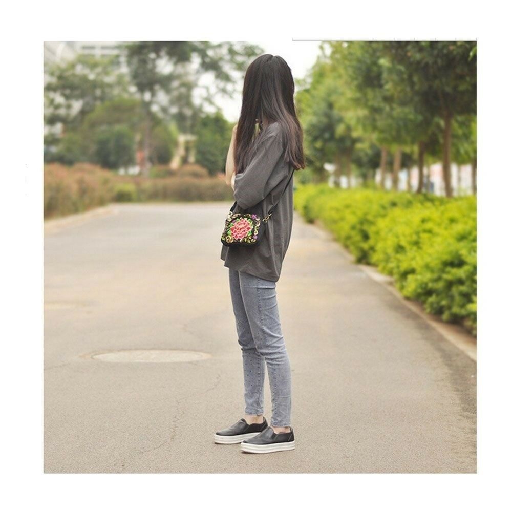 Yunnan National Style Embroidery Bag Embroidery Canvas Messenger Bag Woman Coin