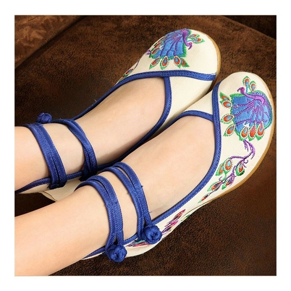 Peacock Old Beijing Cloth Embroidered Shoes   white