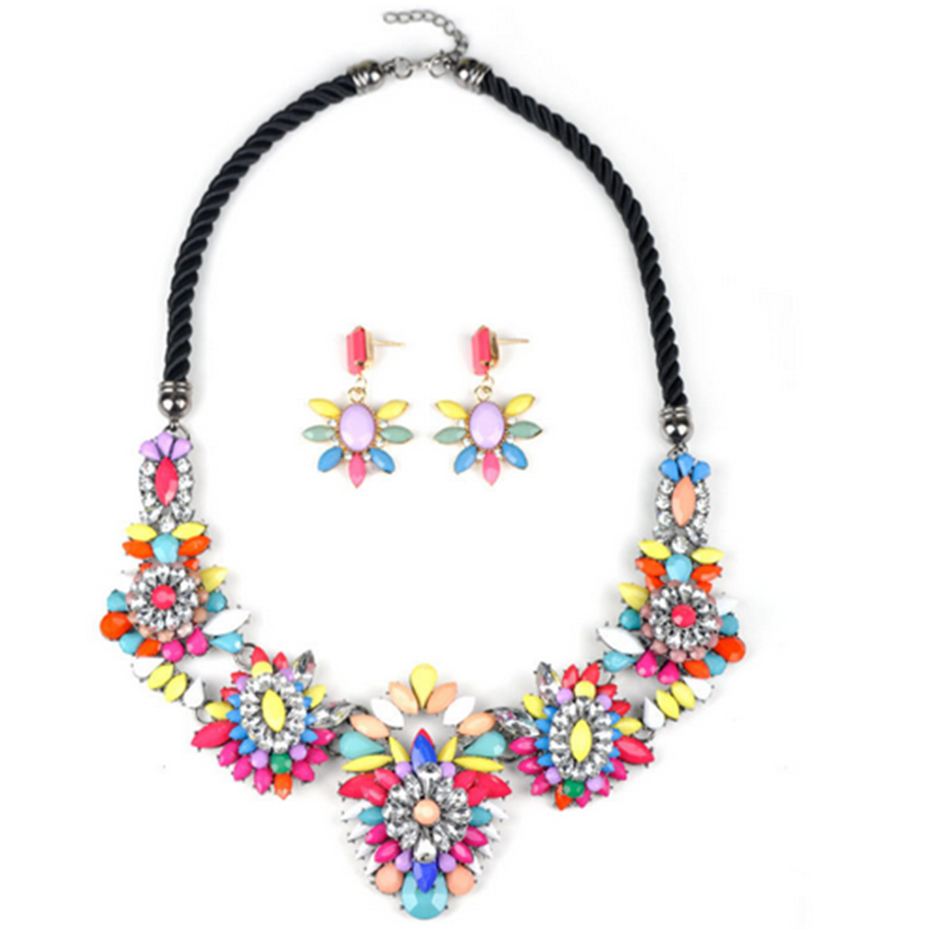 European Vintage Flower Fashionable Necklace European Exaggerated Necklace - Mega Save Wholesale & Retail