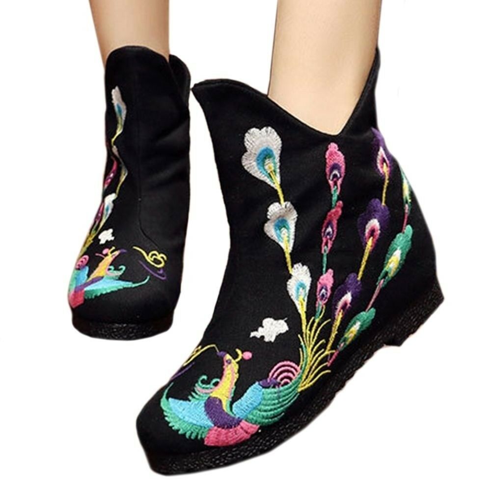 Blatant Peacock Vintage Beijing Cloth Shoes Embroidered Boots black with cotton