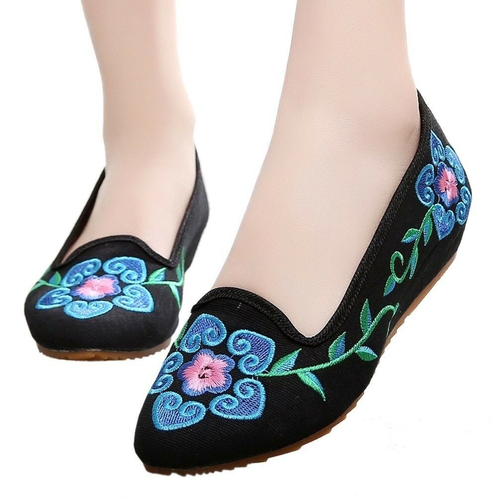 Old Beijing Cloth Embroidered Shoes 5 Petal Flower   black