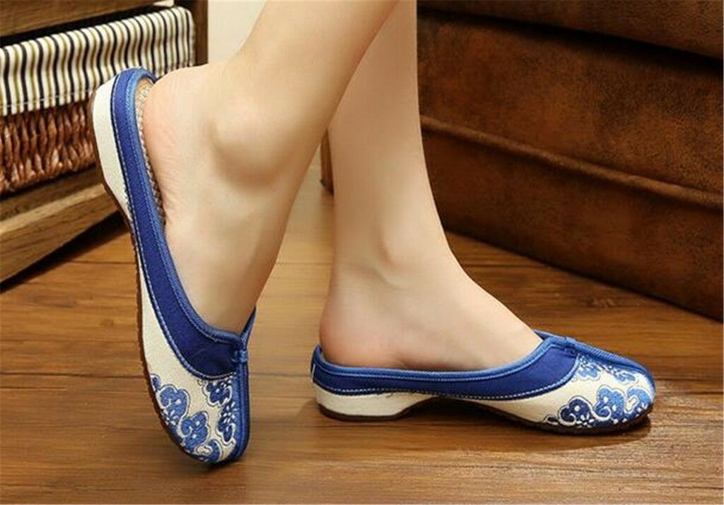 Chinese Embroidered Shoes Women Cotton sandals drag cloud