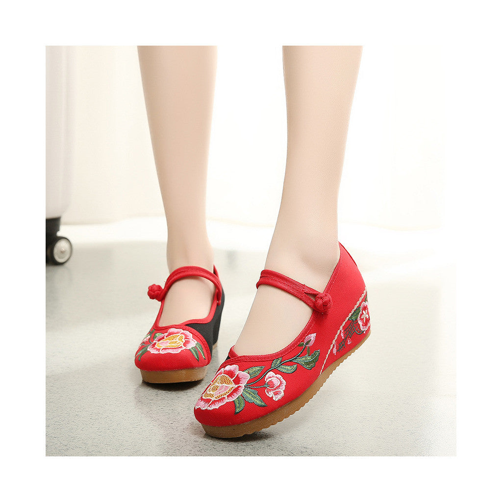 Spring Yellow Heart Peony National Style Embroidered Shoes Old Beijing Cloth Shoes Boutique Woman Shoes   red with black - Mega Save Wholesale & Retail - 2