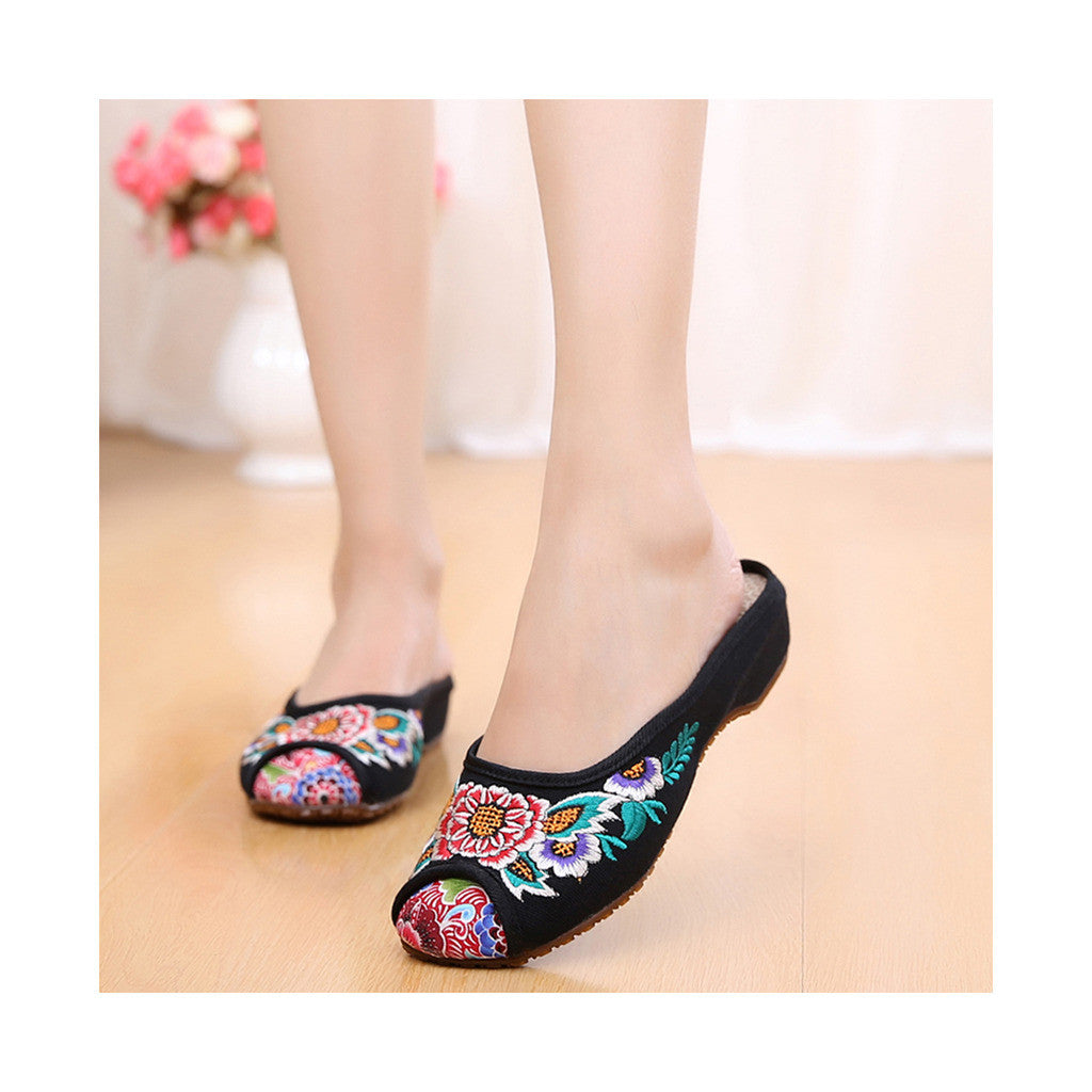 Old Beijing Cloth Shoes Woman Slippers Embroidered Increased within National Style Casual Woman Sandals Home  black - Mega Save Wholesale & Retail - 1